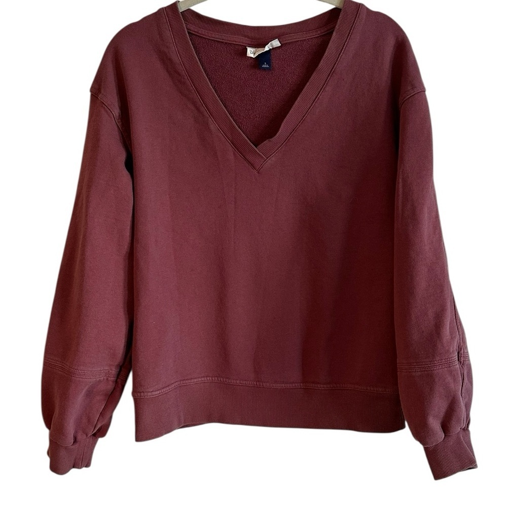 Varsity v-neck pullover sweater m